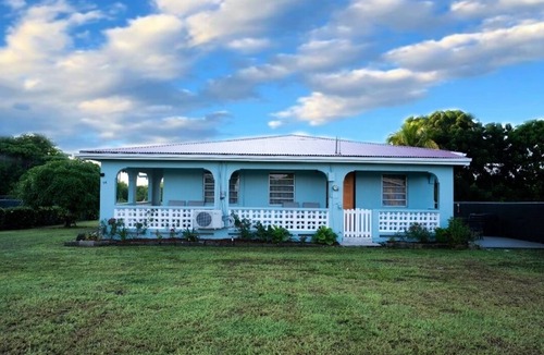 Estate Upper Love House | Gorgeous Newly Renovated Home Centrally Located, Minutes From Shopping & Beaches