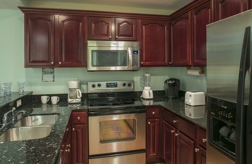 Estate Enighed Condo | Grande Bay SURFSIDE Oceanfront Great Island Views! 2 BR sleeps 4-6,
