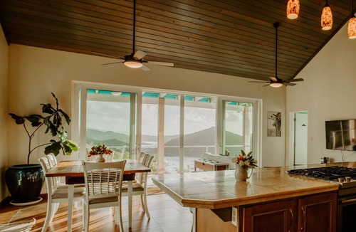 Estate Carolina House | ★ Harbor Master ★ Solar | Private Pool | Sunrise | Family | Couples | Stargaze