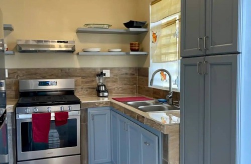 Estate Contant Condo | Hibiscus – New Spacious Apt - Sea View - Perfect Location