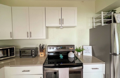 Flag Hill Apartment | HIDDEN GEM! Perfect for Romantic Couples Getaway