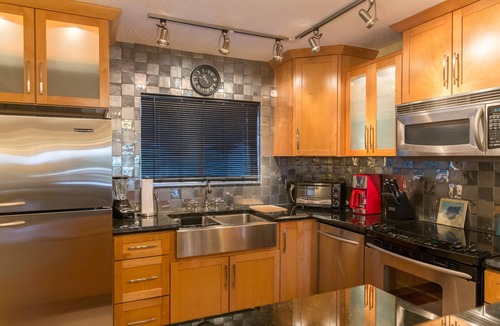 Nazareth Condo | Holiday Specials are here!