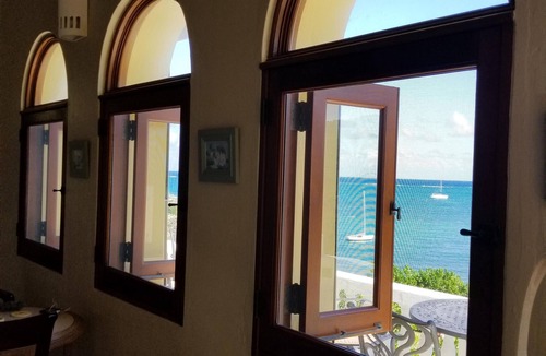 Slob House | Holly's Beach Folly - Amazing Waterfront Villa, Sandy Beachfront, Pool, East End