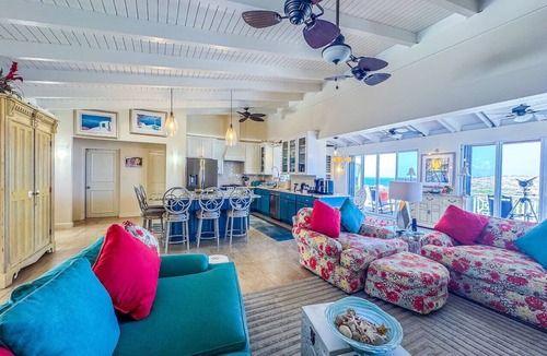 Judith's Fancy House | Hook ’em on Paradise - Luxury Villa