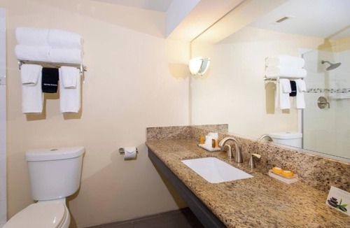 Estate East Street Hotel | Ideal Room Offering Comfort, Convenience, and a Gateway to Local Adventure