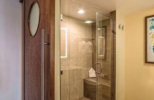 Red Hook Resort | Internal > 000-STT-WYN-MAR-0BD