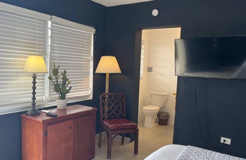 Estate Contant House | Island View Guest House # 1