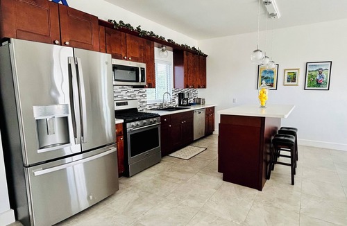 Green Cay Apartment | J&B’s Oceanview- Sleep 6