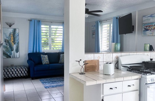 Estate Clifton Hill House | Just 7 minutes to airport. Wi-Fi and A/C. Capture Holiday Memories here!