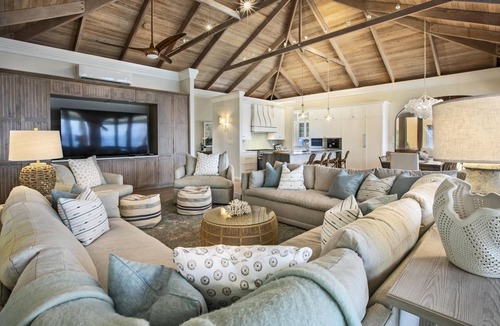 Estate Peterborg Villa | JUST REMODELED! Major WOW Factor! Stunning Views, Private!