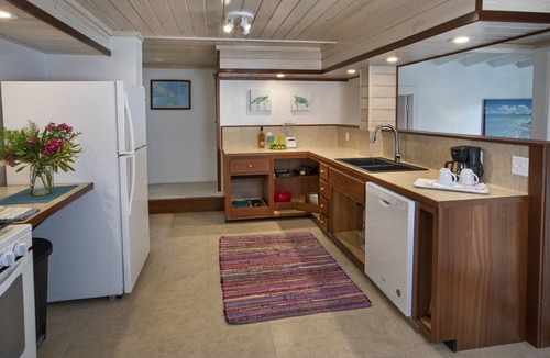 Estate Mandal House | Kiddel Bay Cottage ~ Direct beach access!