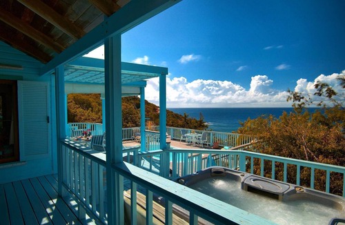 Hart Bay Villa | Listen to surf below! 2 bdrm private Villa with pool and spa.