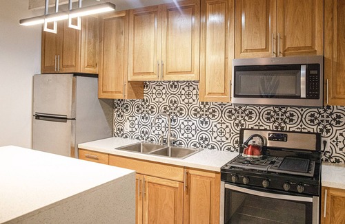 Frederiksted Southeast Apartment | Luxe Island Modern 1/BR Loft DT C'sted w/Cafe and E-space and Beer Garden
