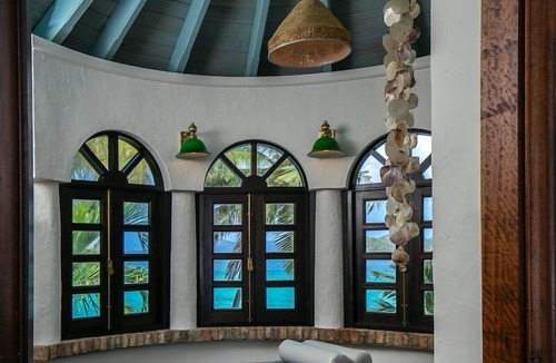 Maho Bay Quarter Villa | Luxurious 4 BR Beachfront Villa in Lower Peter Bay