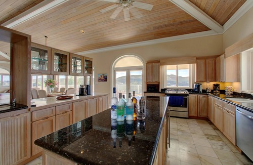 Testman Villa | Luxurious Elegance Overlooking the Caribbean