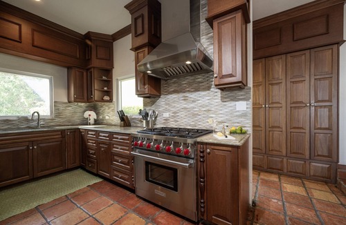 Estate Bakkero Villa | Luxurious Villa, Sunset & Harbor Views, Huge Pool!