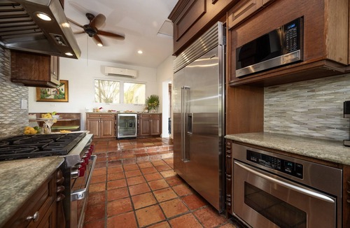 Estate Bakkero Villa | Luxurious Villa, Sunset & Harbor Views, Huge Pool!