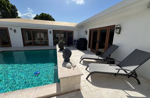 Testman House | Luxurious Villa Upstairs Level with Pool