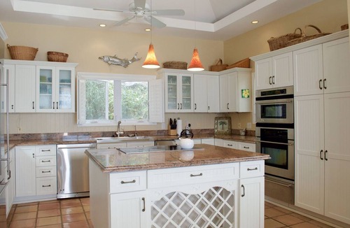 Estate Peterborg Villa | Luxurious Villa w/Stunning Ocean Views & Pool