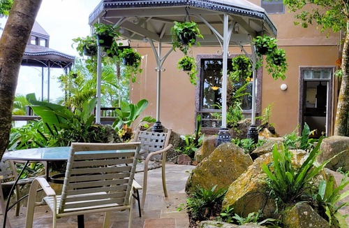 Estate Solberg Villa | Luxury 2 Bedroom Ensuite Villa with Daily Maid, Rooftop Patio, and 360 Island Views