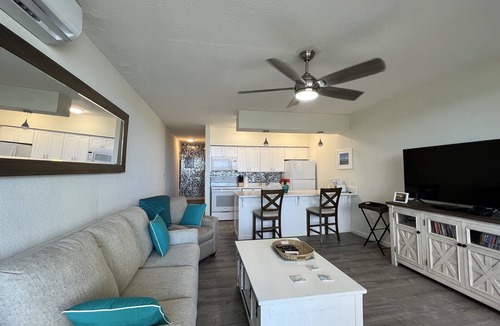 Orange Grove Condo | Luxury Beachfront Condo with Pool and Hot Tub