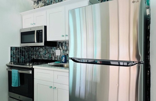 Cabes Point Villa | Luxury Beachside Escape with private pool, great WiFi n more!