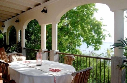 Contant Farms House | Luxury Hilltop Home With Amazing Water Views and Ideal Location