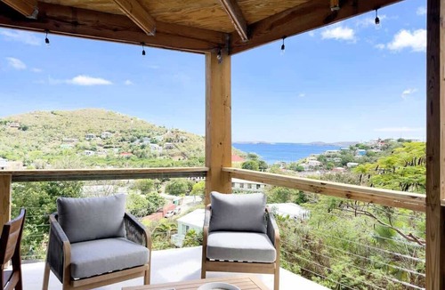 Estate Enighed House | Luxury Oceanview Villa | Walk to Beach & Dining