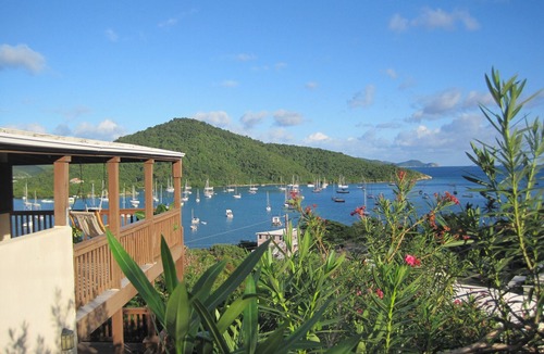 Estate Carolina Apartment | Luxury Private Entrance Studio w/100' Deck. Jeep Available NON-SMOKING/VAPING
