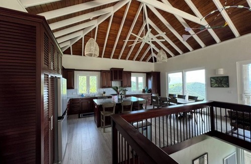 Estate Hope Villa | Luxury Villa with Stupendous Views - 5 minutes from the beach!