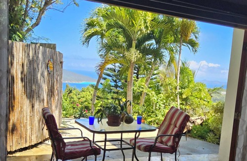 Rosendal Apartment | Magens Bay 3 minutes drive to Rustic Cabin n