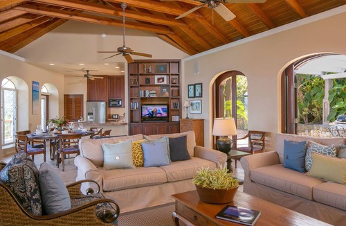 Estate Hammer Farm Villa | Mango Bay: Amazing North Shore Views!