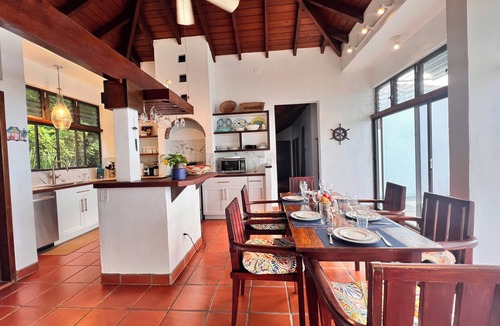 Monte Villa | Mar de Amores, amazing views, private pool, full generator, close to town, AC