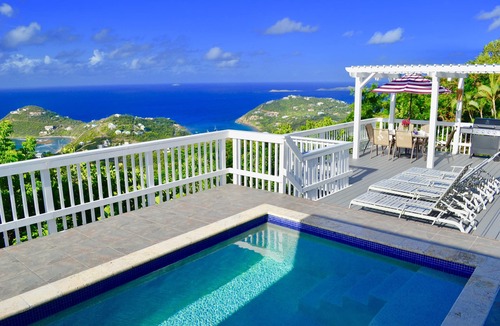 Monte Villa | Mar de Amores, amazing views, private pool, full generator, close to town, AC