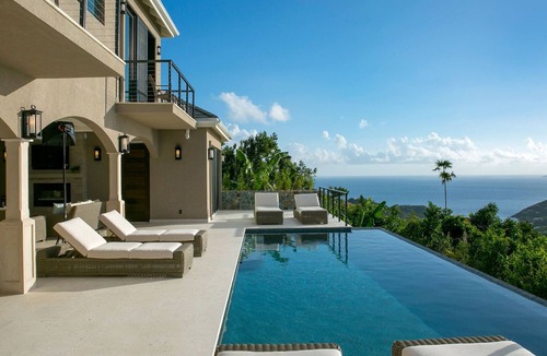 Estate San Soucci Villa | Marathon: Full AC! Pool! Amazing Views!