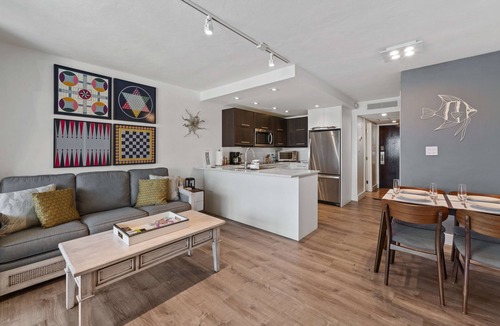 Red Hook Condo | Marina Views, Walk to Beach, Pool, Restaurants