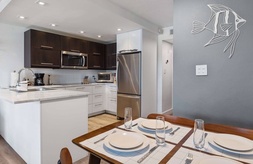 Red Hook Condo | Marina Views, Walk to Beach, Pool, Restaurants
