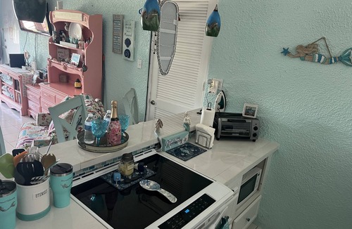 Bolongo Bay Apartment | Mermaid Hideaway Regatta Point Studio Condo