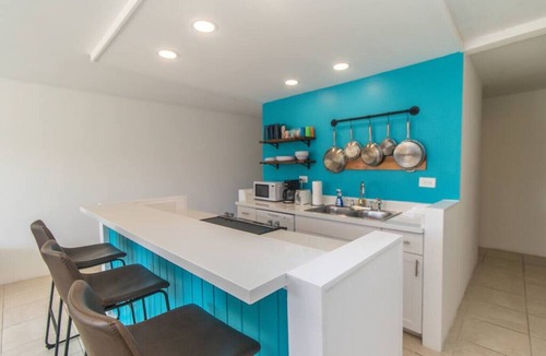 Estate Golden Rock Condo | Mermaid Inn - Beachside w/pool