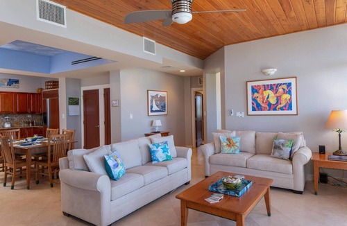 Estate Enighed Villa | Mimosa, Generator on Property!