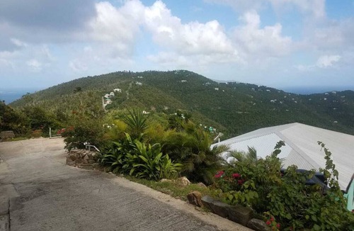 Maho Bay Quarter Apartment | Minutes from beaches & trails of the National Park, with a large bedroom .