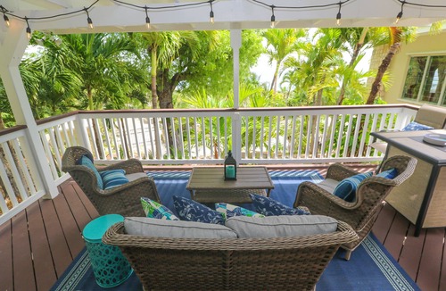 Estate Little Princess North Cottage | Modern 1 Bedroom: "Garden Suite" Amazing Views on Luxury Villa