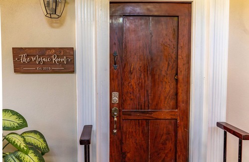 Charlotte Amalie Apartment | Modern Cozy Studio 🎨 Shopping 🛍Historical 10 minute drive to 🏖
