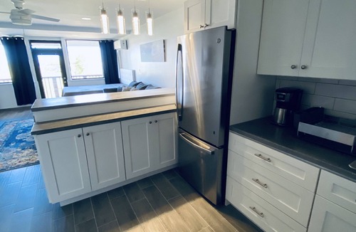 Red Hook Apartment | Modern Studio, Walk to Sapphire Beach