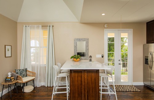 Estate East Street Condo | Moko Jumbie - "Premier Suite" - Entire Condo