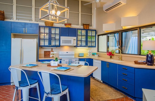 Estate East Street House | Mountain and sea views! Pool and golf course located on site.