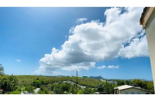 Estate Kingshill House | My Home Your Vacay - A short drive to the beach