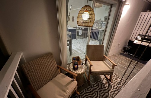 Estate Ruby Condo | NEW Fully Renovated - Close to Beaches & Shopping!