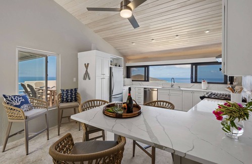 Estate Lovenlund Condo | NEW! Ocean views, Balconies, 2 bed, Pool