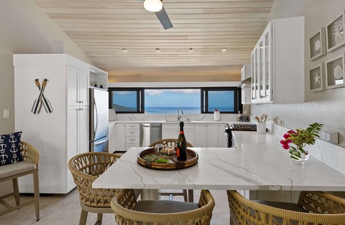 Estate Lovenlund Condo | NEW! Ocean views, Balconies, 2 bed, Pool